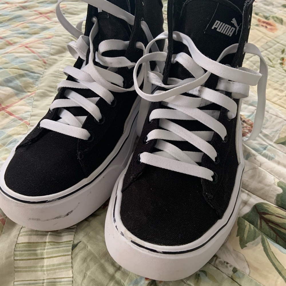 Puma Women's Black and White Sneakers